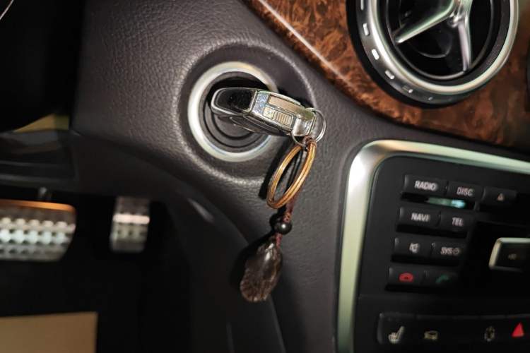 Used Mercedes-Benz GLA 2015 GLA 260 4MATIC Vehicle Key