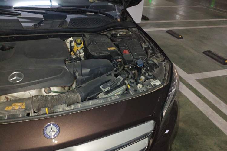 Used Mercedes-Benz GLA 2015 GLA 200 Fashion Model Engine Bay Left