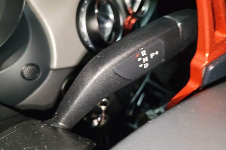 Used Mercedes-Benz GLA 2015 GLA 220 4MATIC Fashion Model Gear Lever