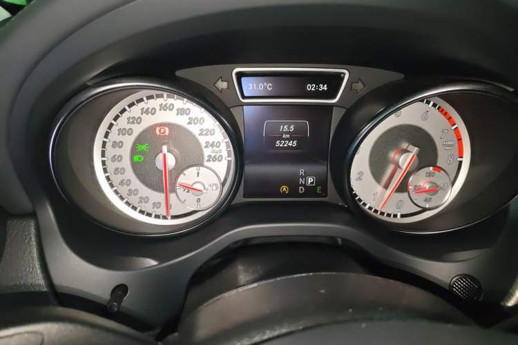 Used Mercedes-Benz GLA 2015 GLA 220 4MATIC Fashion Model Instrument Cluster