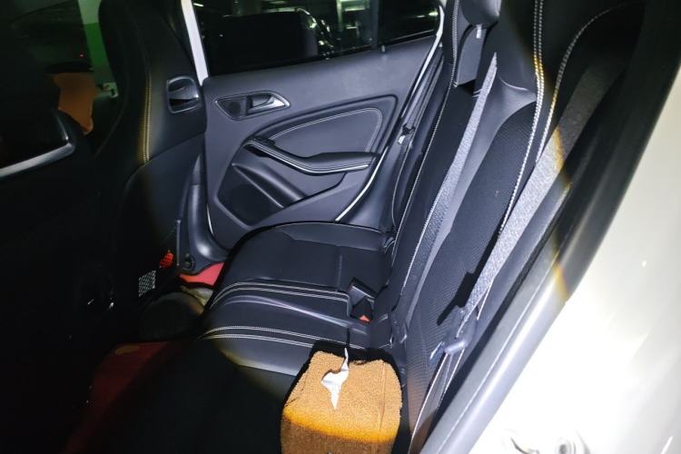 Used Mercedes-Benz GLA 2015 GLA 220 4MATIC Fashion Model Left Rear Seat