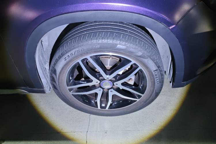 Used Mercedes-Benz GLA 2015 GLA 220 4MATIC Fashion Model Right Front Wheel Hub