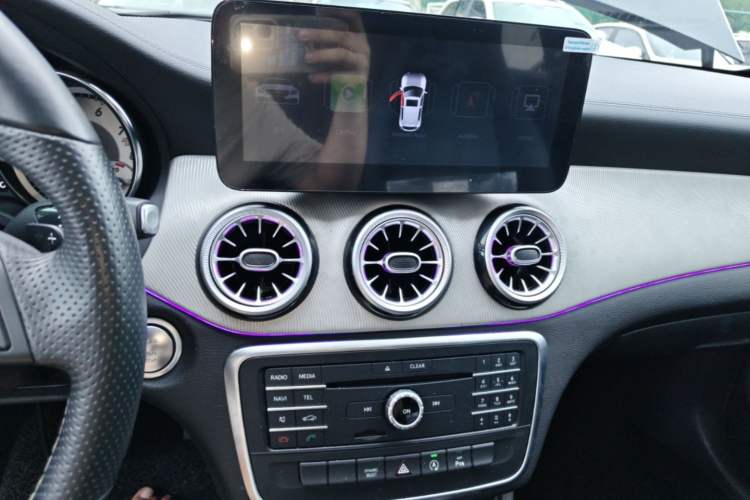 Used Mercedes-Benz GLA 2016 GLA 200 Fashion Model Audio And AC Panel