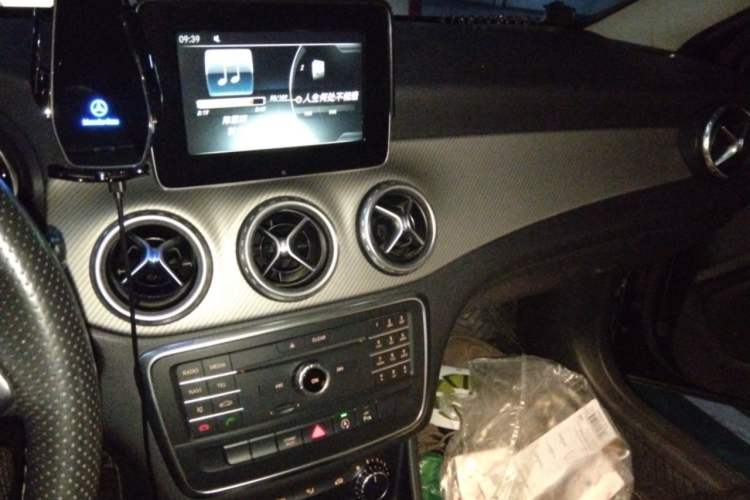 Used Mercedes-Benz GLA 2016 GLA 200 Sport Edition Audio And AC Panel