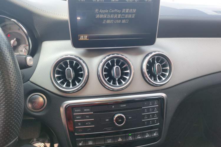 Used Mercedes-Benz GLA 2016 GLA 220 4MATIC Fashion Edition Audio And AC Panel