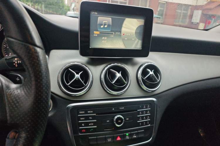 Used Mercedes-Benz GLA 2016 GLA 200 Sport Edition Audio And AC Panel
