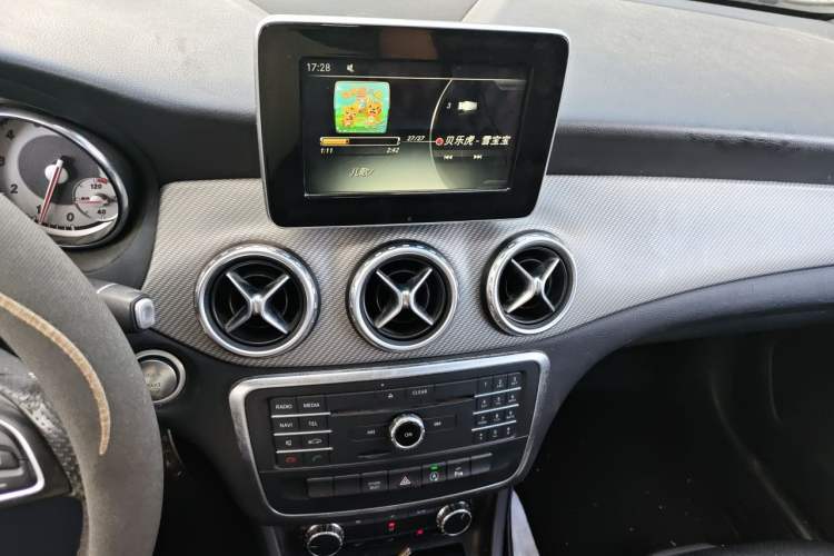 Used Mercedes-Benz GLA 2016 GLA 200 Sport Edition Audio And AC Panel
