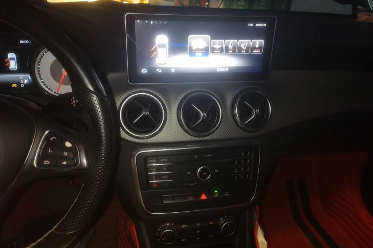 Used Mercedes-Benz GLA 2016 GLA 200 Sport Edition Audio And AC Panel