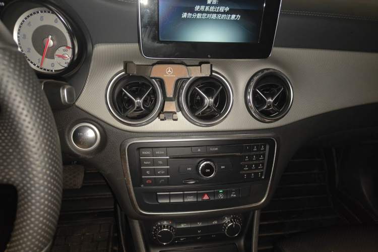 Used Mercedes-Benz GLA 2016 GLA 200 Fashion Model Audio And AC Panel