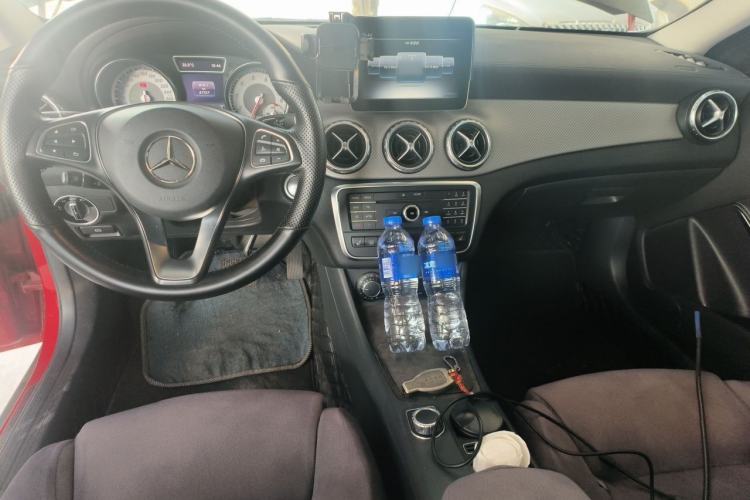 Used Mercedes-Benz GLA 2016 GLA 220 4MATIC Fashion Edition Center Console