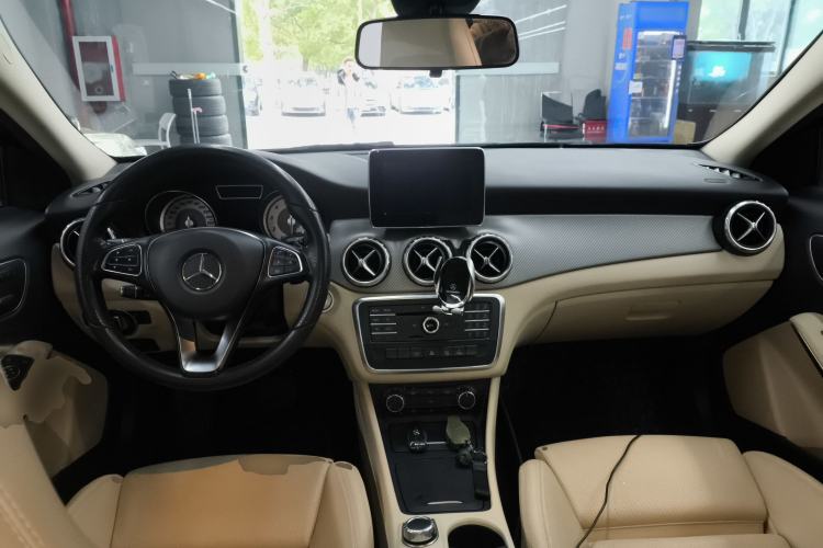 Used Mercedes-Benz GLA 2016 GLA 200 Sport Edition Center Console