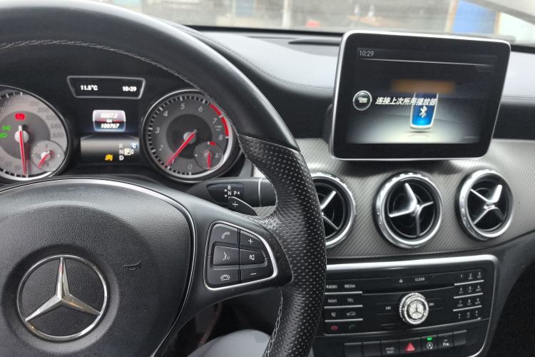 Used Mercedes-Benz GLA 2016 GLA 200 Fashion Model Center Console