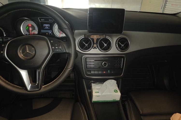 Used Mercedes-Benz GLA 2016 GLA 200 Fashion Model Center Console