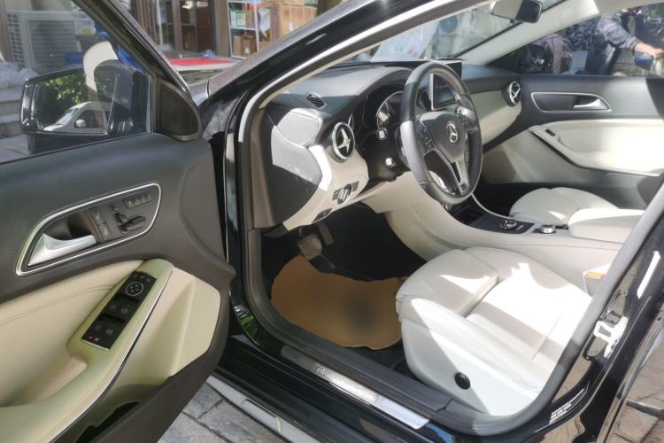 Used Mercedes-Benz GLA 2016 GLA 220 4MATIC Fashion Edition Driver Seat