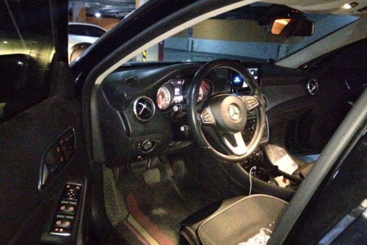 Used Mercedes-Benz GLA 2016 GLA 200 Sport Edition Driver Seat