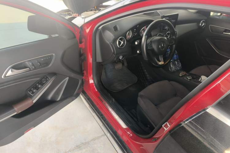 Used Mercedes-Benz GLA 2016 GLA 220 4MATIC Fashion Edition Driver Seat