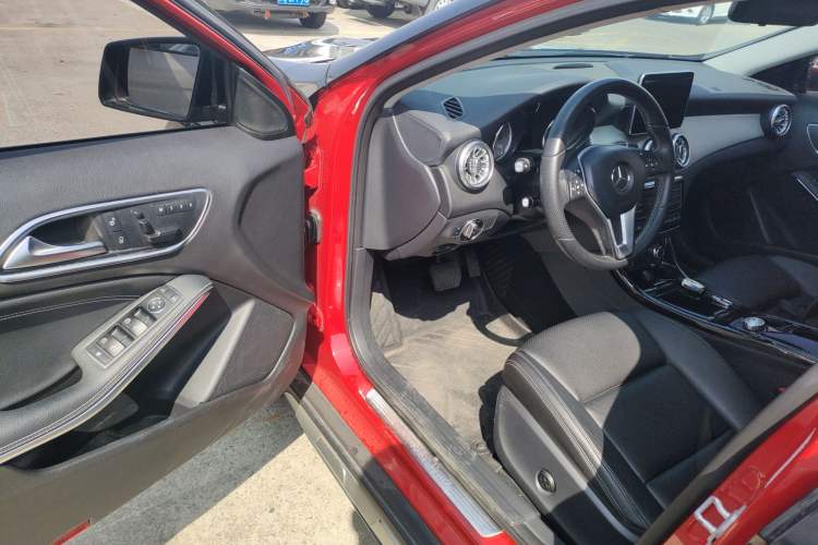 Used Mercedes-Benz GLA 2016 GLA 220 4MATIC Fashion Edition Driver Seat