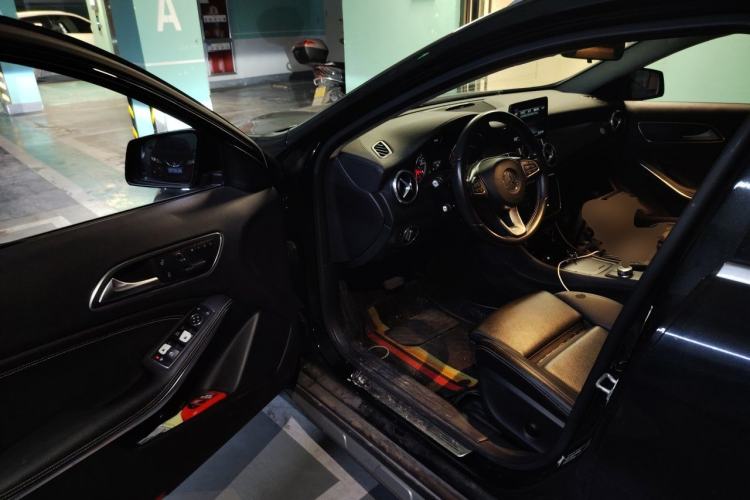 Used Mercedes-Benz GLA 2016 GLA 220 4MATIC Fashion Edition Driver Seat