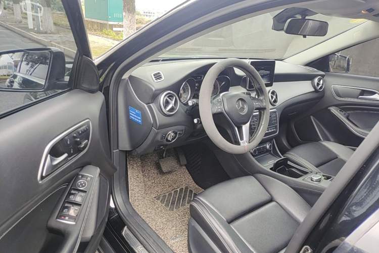 Used Mercedes-Benz GLA 2016 GLA 200 Sport Edition Driver Seat