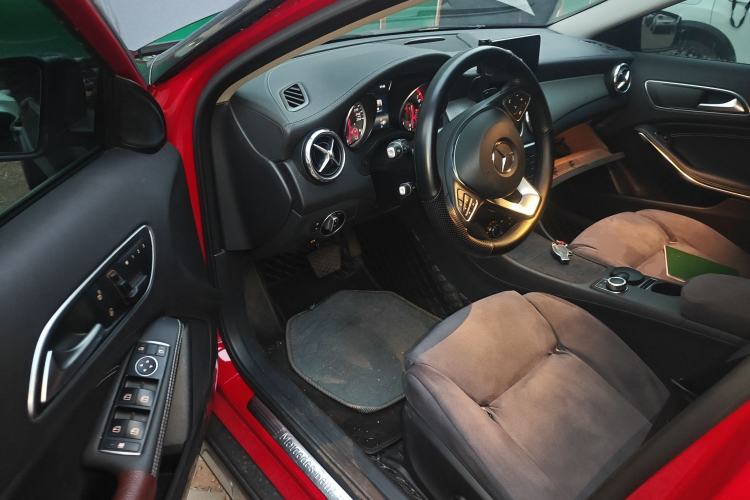 Used Mercedes-Benz GLA 2016 GLA 220 4MATIC Fashion Edition Driver Seat