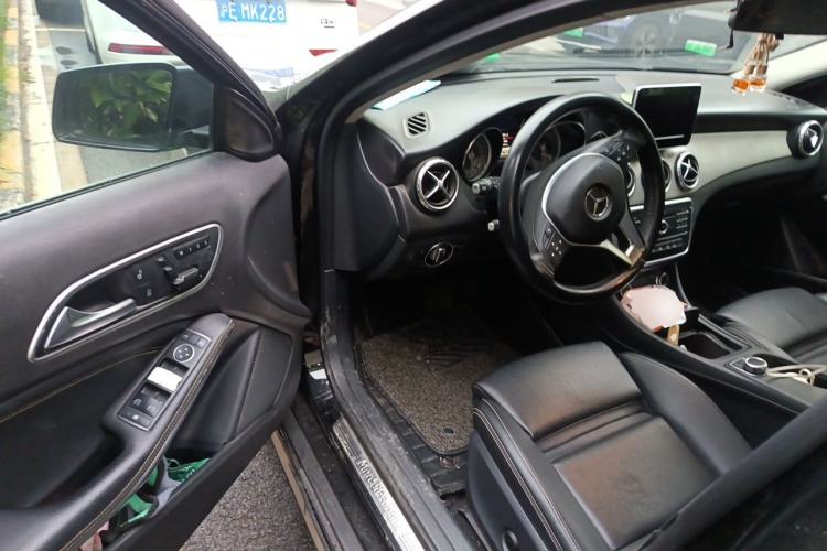 Used Mercedes-Benz GLA 2016 GLA 200 Sport Edition Driver Seat