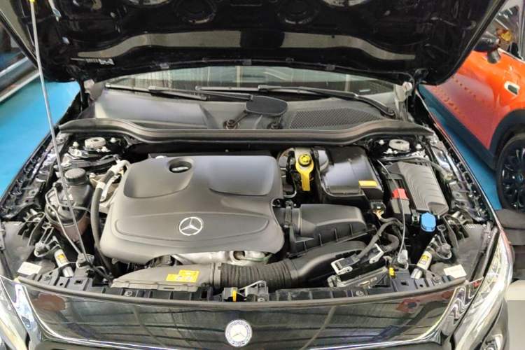 Used Mercedes-Benz GLA 2016 GLA 200 Fashion Model Engine Bay
