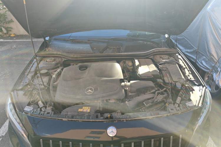 Used Mercedes-Benz GLA 2016 GLA 220 4MATIC Fashion Edition Engine Bay