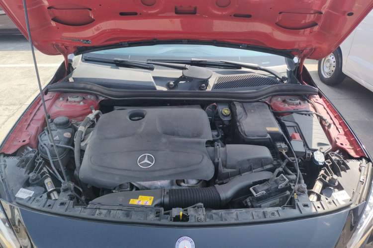 Used Mercedes-Benz GLA 2016 GLA 220 4MATIC Fashion Edition Engine Bay