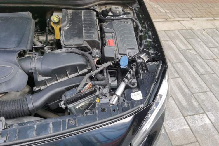 Used Mercedes-Benz GLA 2016 GLA 220 4MATIC Fashion Edition Engine Bay Left
