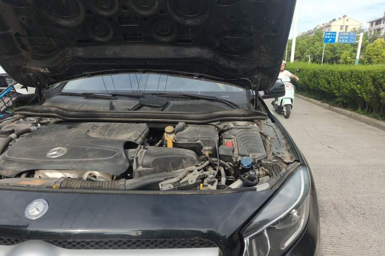 Used Mercedes-Benz GLA 2016 GLA 200 Sport Edition Engine Bay Left
