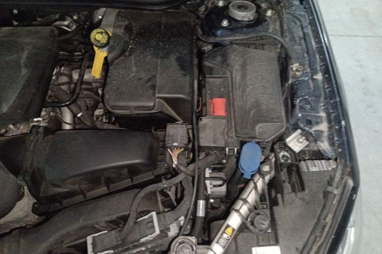Used Mercedes-Benz GLA 2016 GLA 200 Fashion Model Engine Bay Left