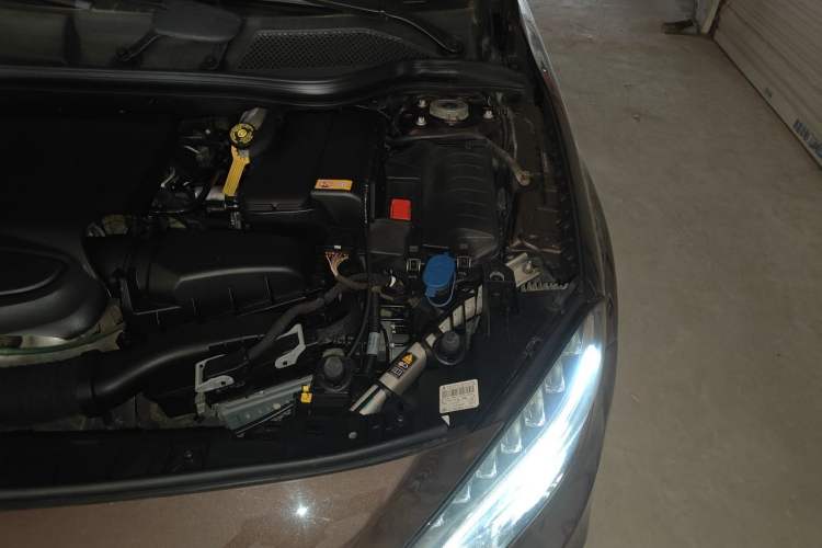 Used Mercedes-Benz GLA 2016 GLA 200 Fashion Model Engine Bay Left