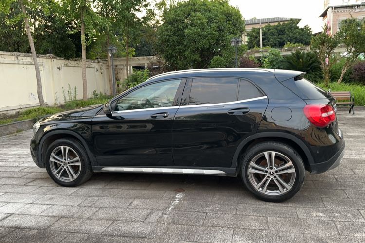 Used Mercedes-Benz GLA 2016 GLA 220 4MATIC Fashion Edition Exterior 2