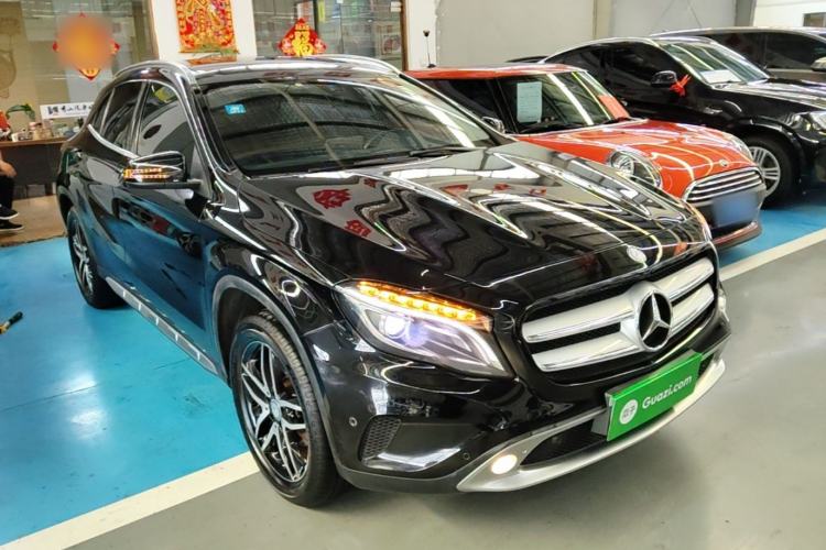 Used Mercedes-Benz GLA 2016 GLA 200 Fashion Model Front Right 45 Deg