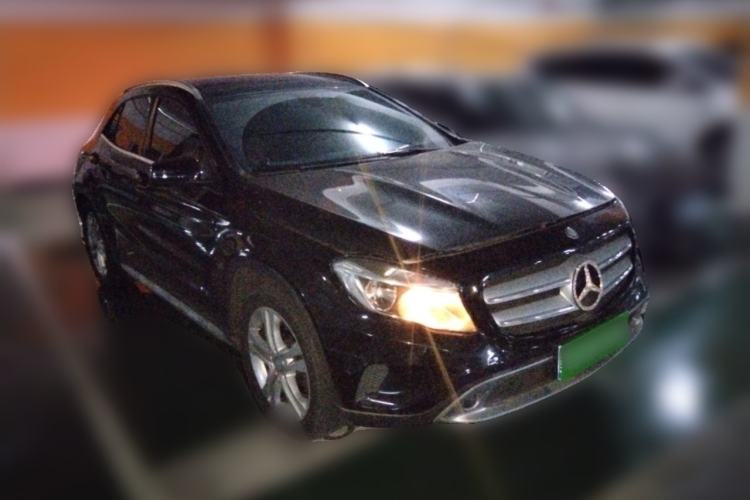 Used Mercedes-Benz GLA 2016 GLA 200 Sport Edition Front Right 45 Deg