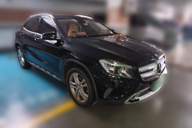 Used Mercedes-Benz GLA 2016 GLA 200 Sport Edition Front Right 45 Deg