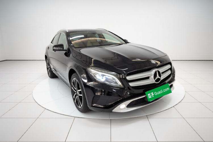 Used Mercedes-Benz GLA 2016 GLA 220 4MATIC Fashion Edition Front Right 45 Deg