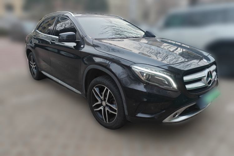 Used Mercedes-Benz GLA 2016 GLA 220 4MATIC Fashion Edition Front Right 45 Deg