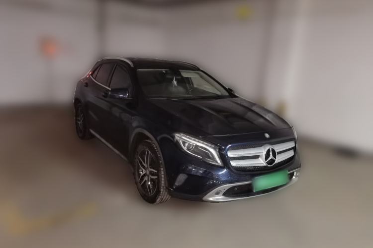 Used Mercedes-Benz GLA 2016 GLA 220 4MATIC Fashion Edition Front Right 45 Deg