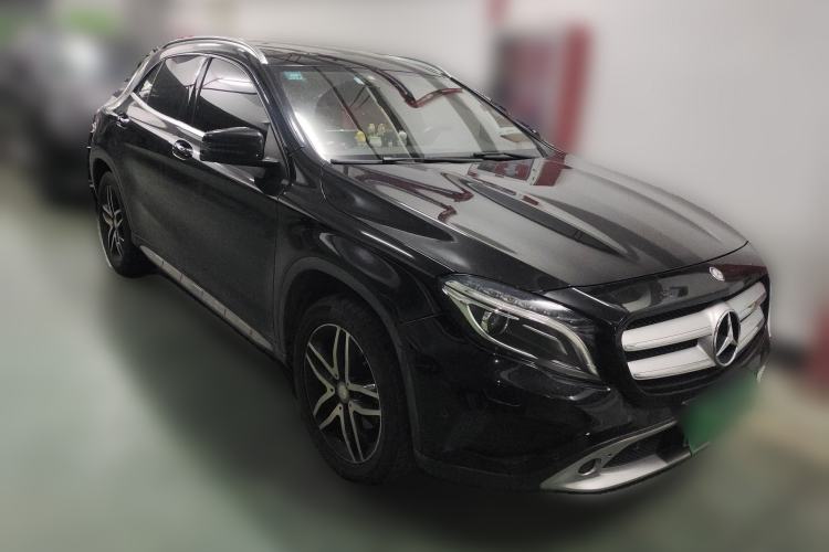 Used Mercedes-Benz GLA 2016 GLA 220 4MATIC Fashion Edition Front Right 45 Deg