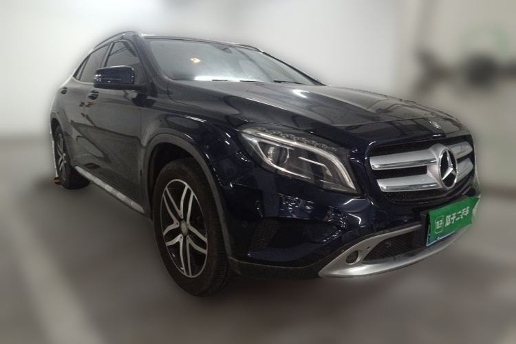 Used Mercedes-Benz GLA 2016 GLA 200 Fashion Model Front Right 45 Deg