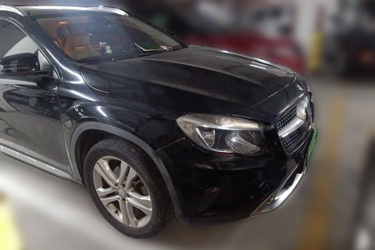Used Mercedes-Benz GLA 2016 GLA 200 Sport Edition Front Right 45 Deg