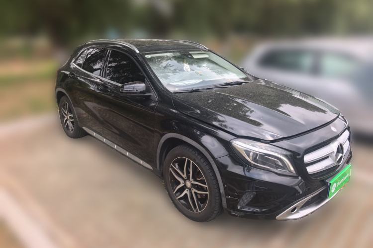 Used Mercedes-Benz GLA 2016 GLA 200 Fashion Model Front Right 45 Deg