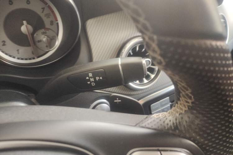 Used Mercedes-Benz GLA 2016 GLA 220 4MATIC Fashion Edition Gear Lever