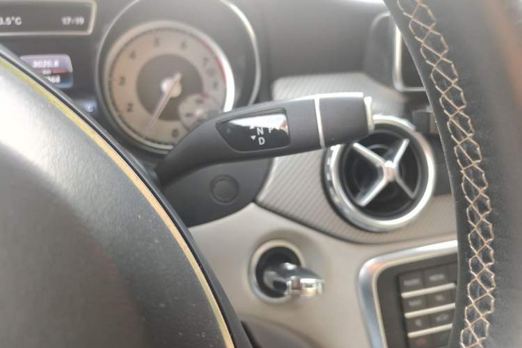 Used Mercedes-Benz GLA 2016 GLA 200 Sport Edition Gear Lever