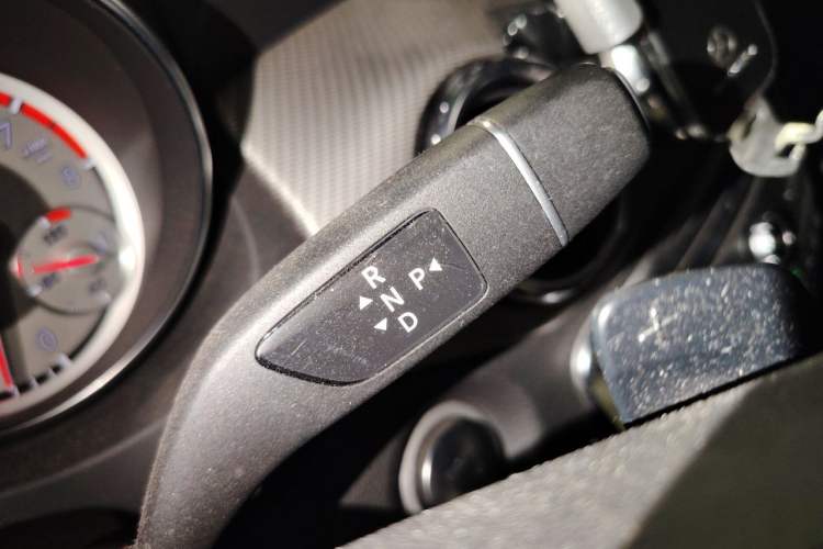 Used Mercedes-Benz GLA 2016 GLA 220 4MATIC Fashion Edition Gear Lever
