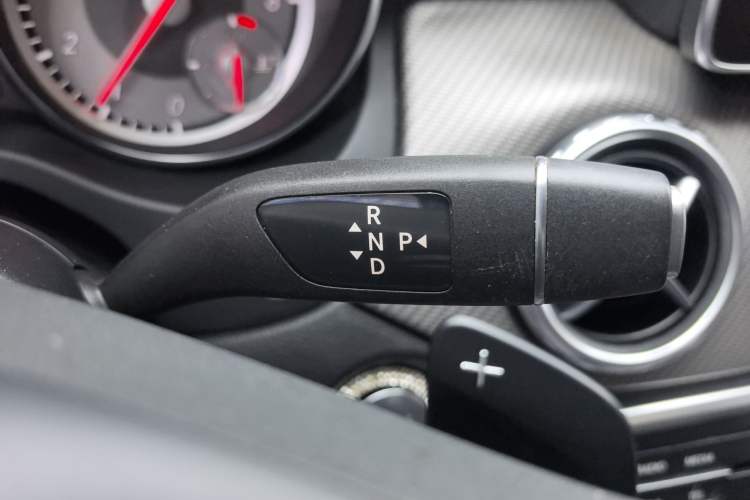 Used Mercedes-Benz GLA 2016 GLA 200 Fashion Model Gear Lever
