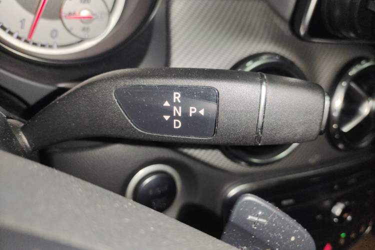 Used Mercedes-Benz GLA 2016 GLA 220 4MATIC Fashion Edition Gear Lever