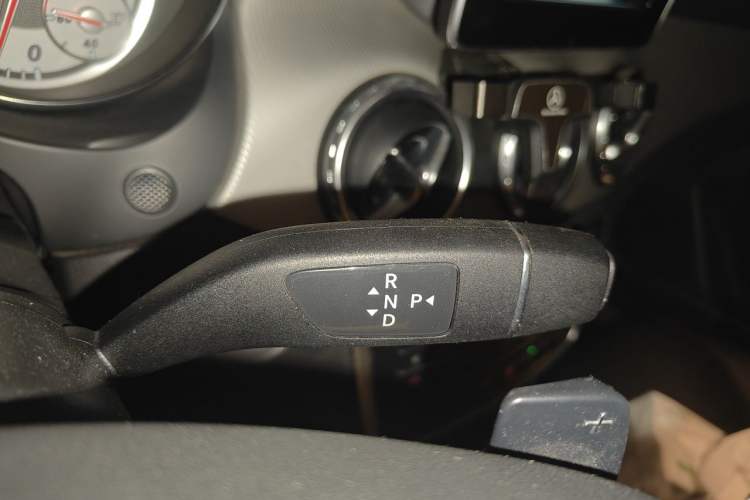 Used Mercedes-Benz GLA 2016 GLA 200 Fashion Model Gear Lever