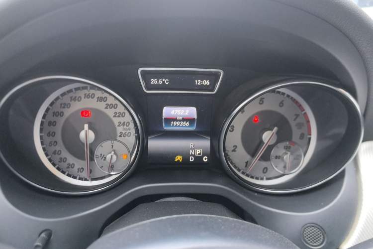 Used Mercedes-Benz GLA 2016 GLA 220 4MATIC Fashion Edition Instrument Cluster